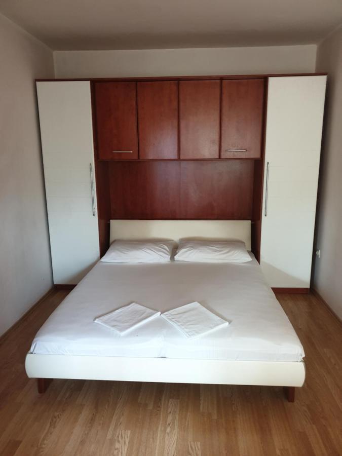 Apartments Davorka Banjol Екстериор снимка