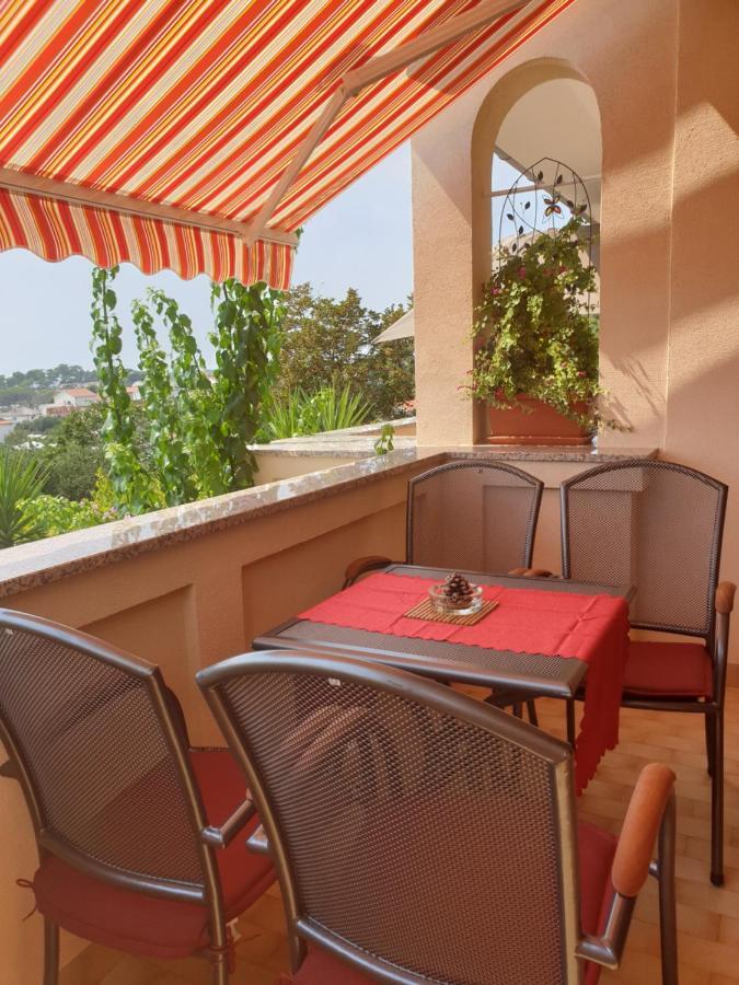 Apartments Davorka Banjol Екстериор снимка